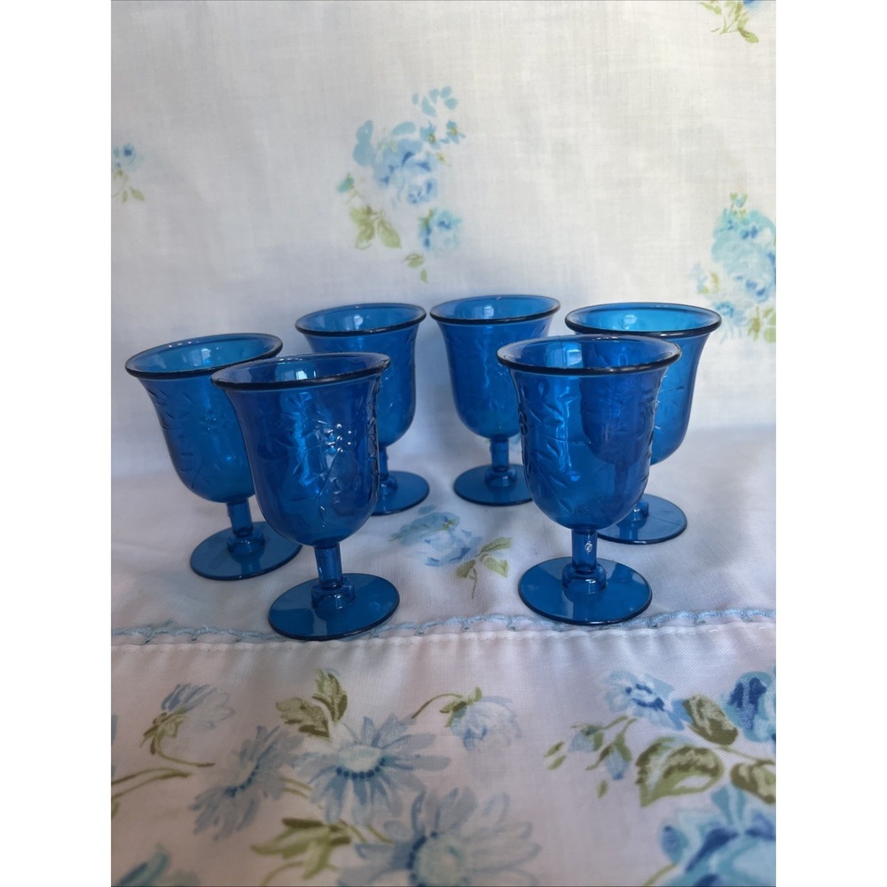 Vintage‎ Blue Children's 3" Plastic  Stemware With Flower Design Set Of 6